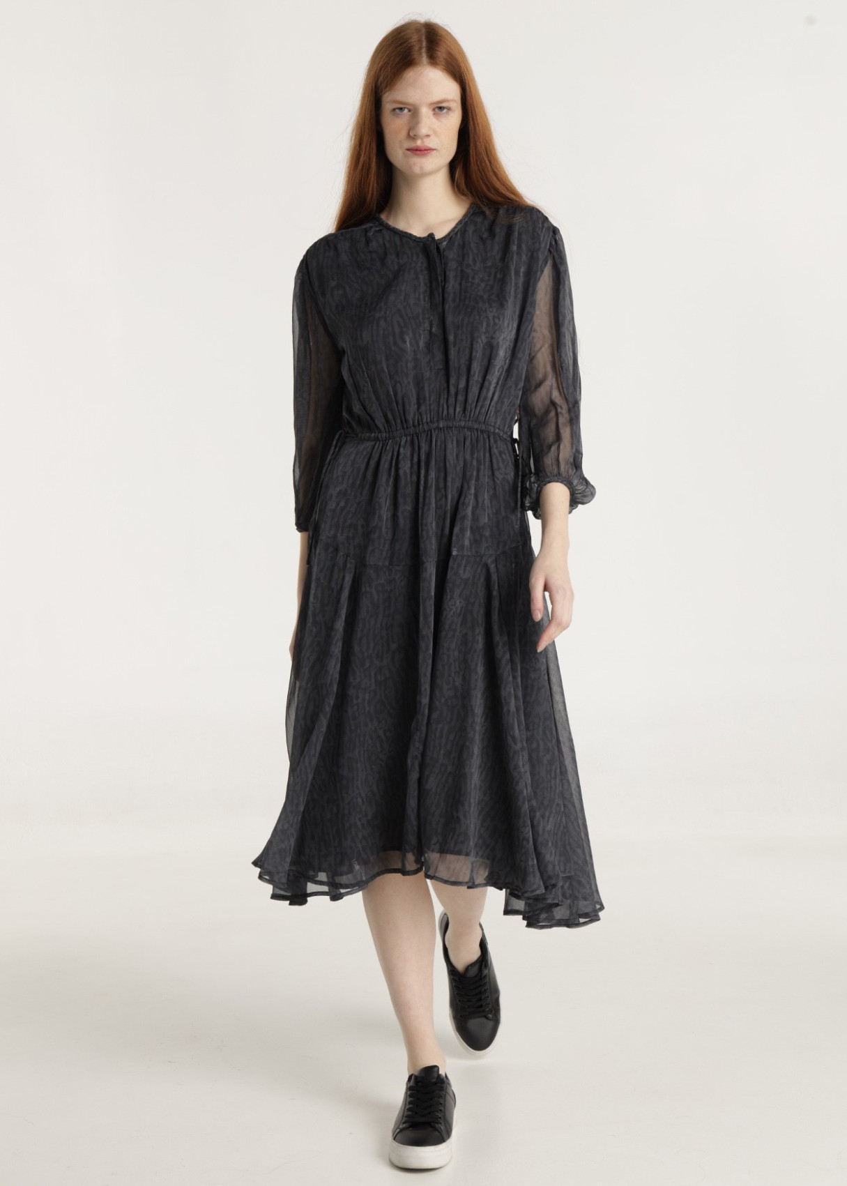 448612874 vestido-midi-manga-larga-animal-print-negro