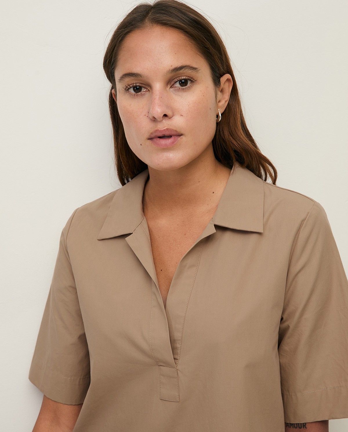 Vestido Yerse 44836 corto camisero de popelín 100% algodón - Imagen 3