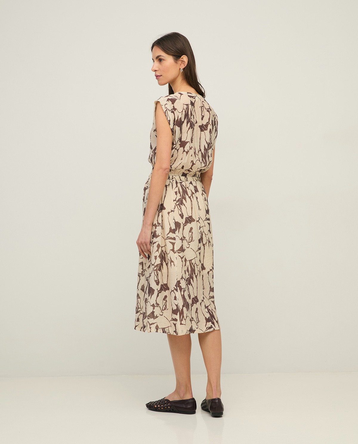 Vestido Yerse 44842 midi fluido de gasa de viscosa con estampado - Imagen 3