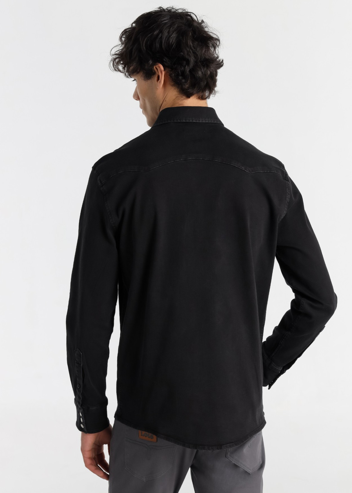 Lois Hombre Camisa Vaquera Elástica Phantom REF: 144963777 - Imagen 3